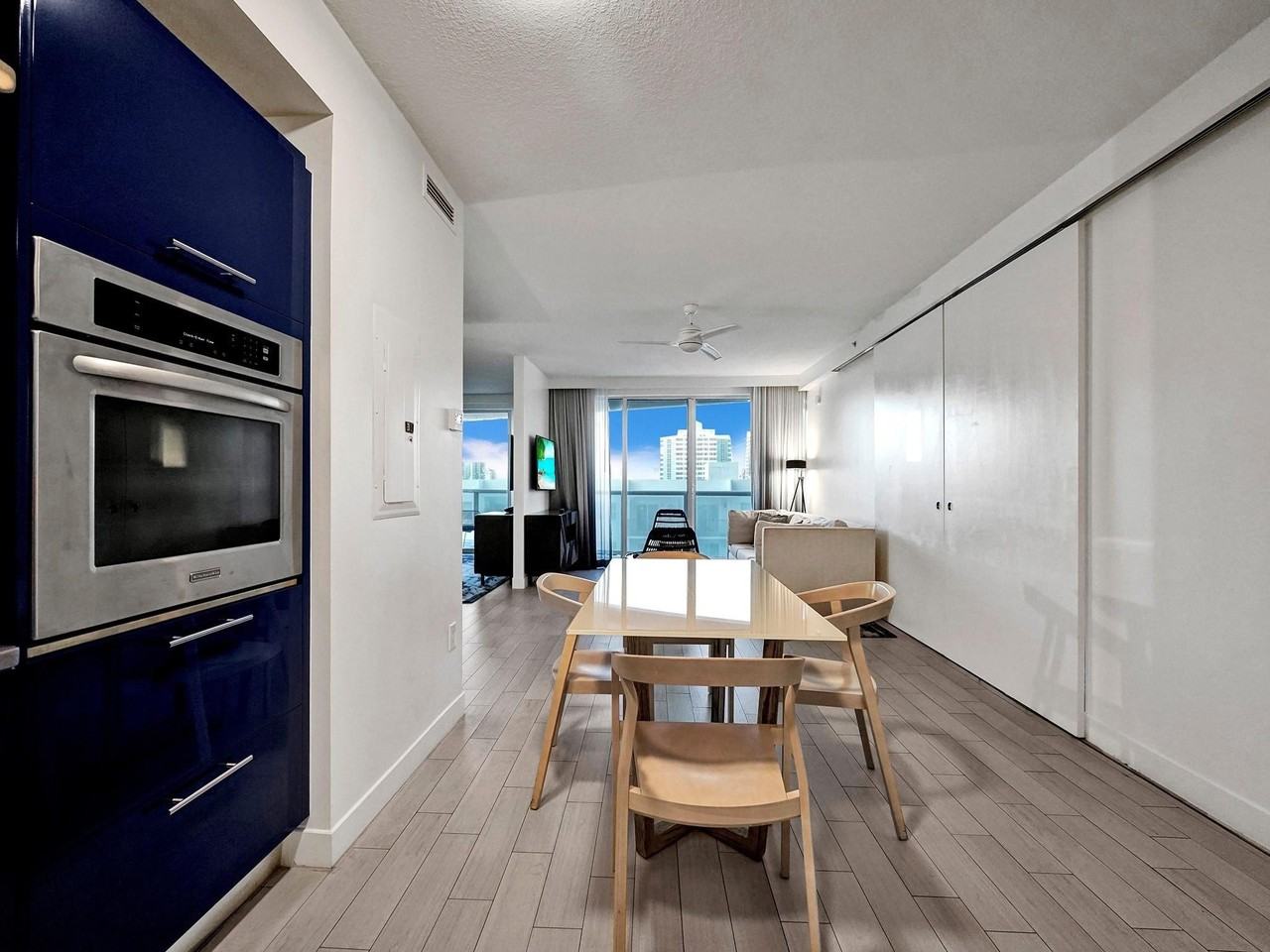 3101 Bayshore Dr Unit 602 - Photo 7 of 32