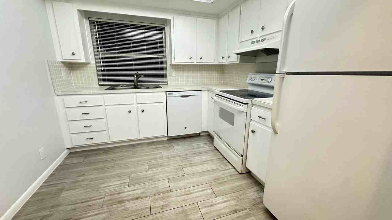 1911 Ne 28th Ct #2B - Photo 2 of 17