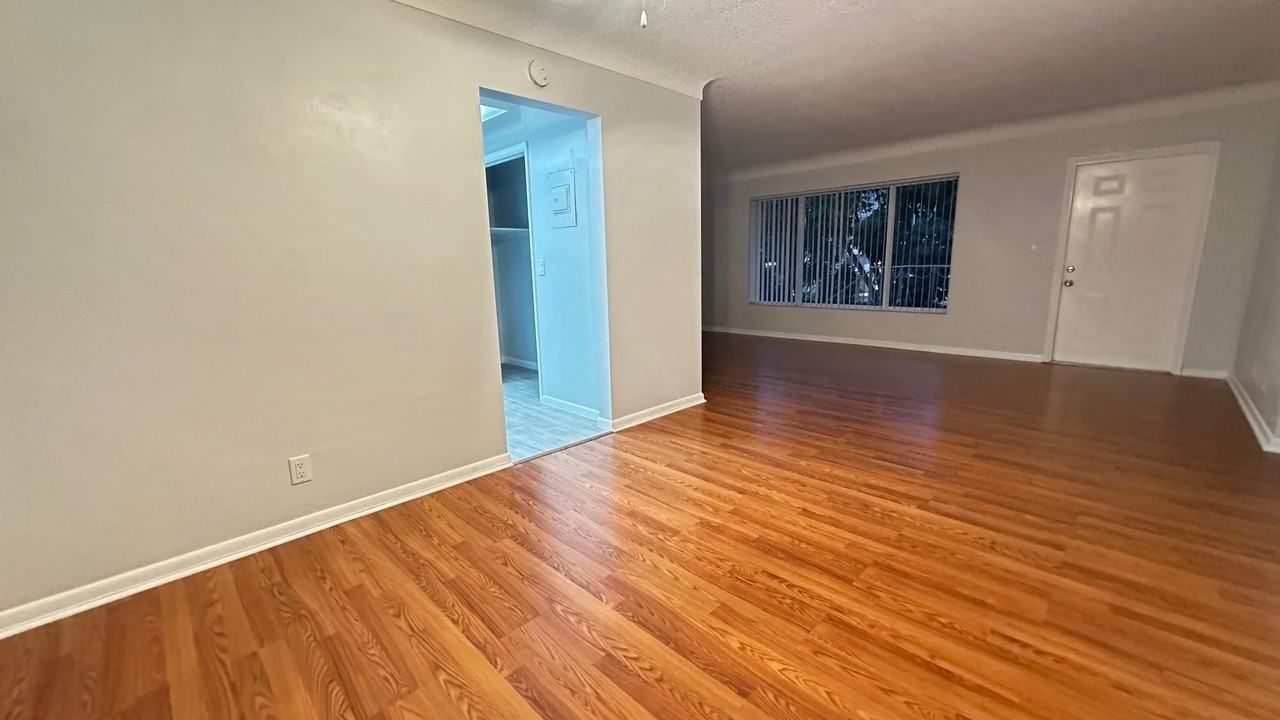 1911 Ne 28th Ct #2B - Photo 5 of 17