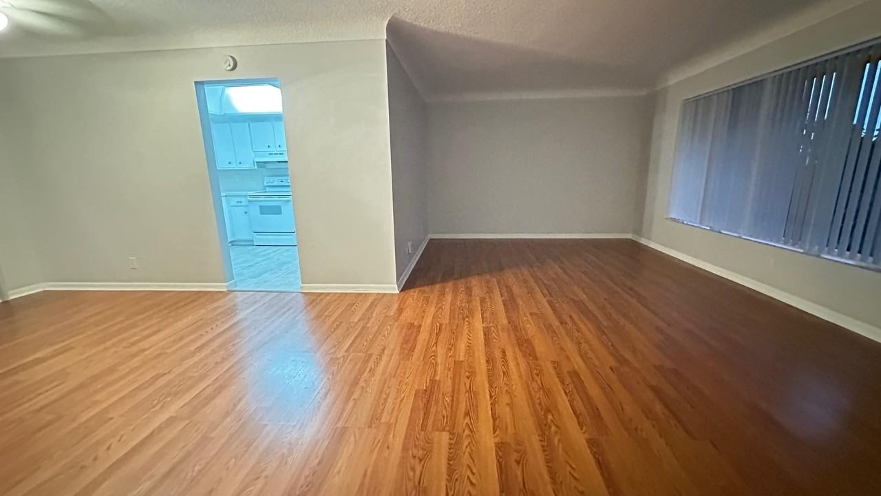 1911 Ne 28th Ct #2B - Photo 7 of 17
