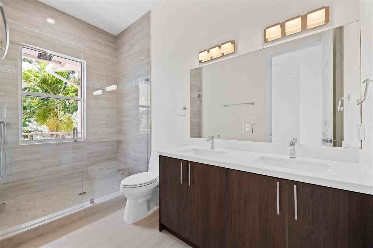 1430 Sw 4th Ave Unit 1430 - Photo 7 of 32