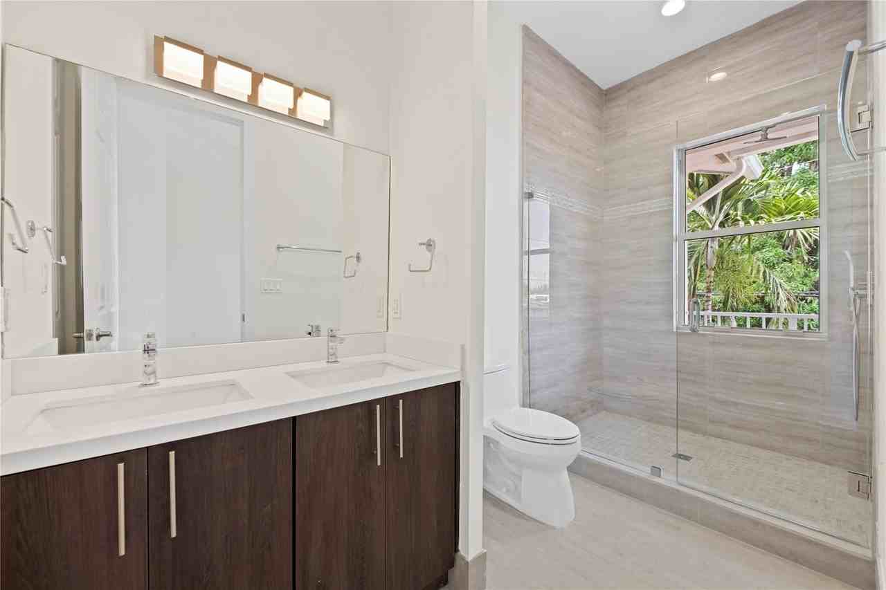 1434 Sw 4th Ave Unit 1434 - Photo 7 of 32