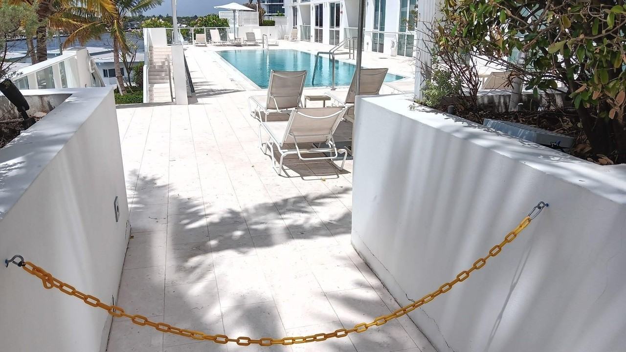 401 N Birch Rd Unit 401 - Photo 2 of 25