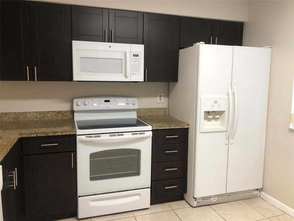 729 Nw 92nd Ave - Photo 7 of 10