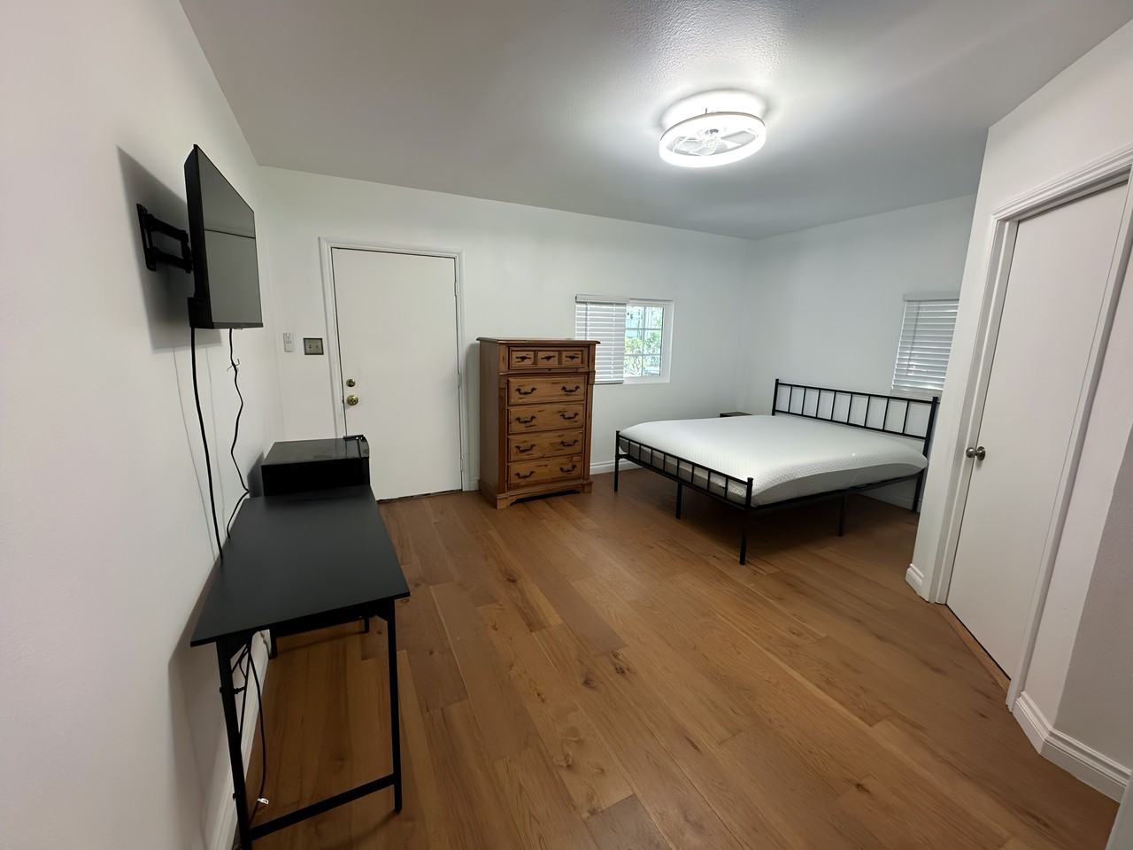 Cometa Ave - Photo 7 of 13