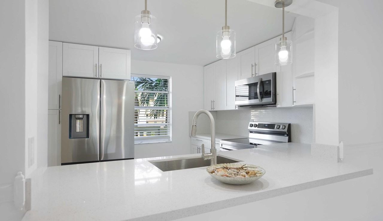 401 Se 3rd St #308 - Photo 3 of 35
