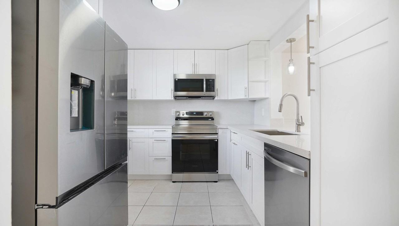 401 Se 3rd St #308 - Photo 6 of 35