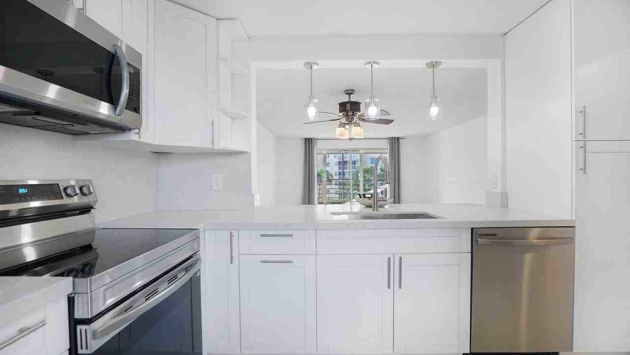 401 Se 3rd St #308 - Photo 7 of 35