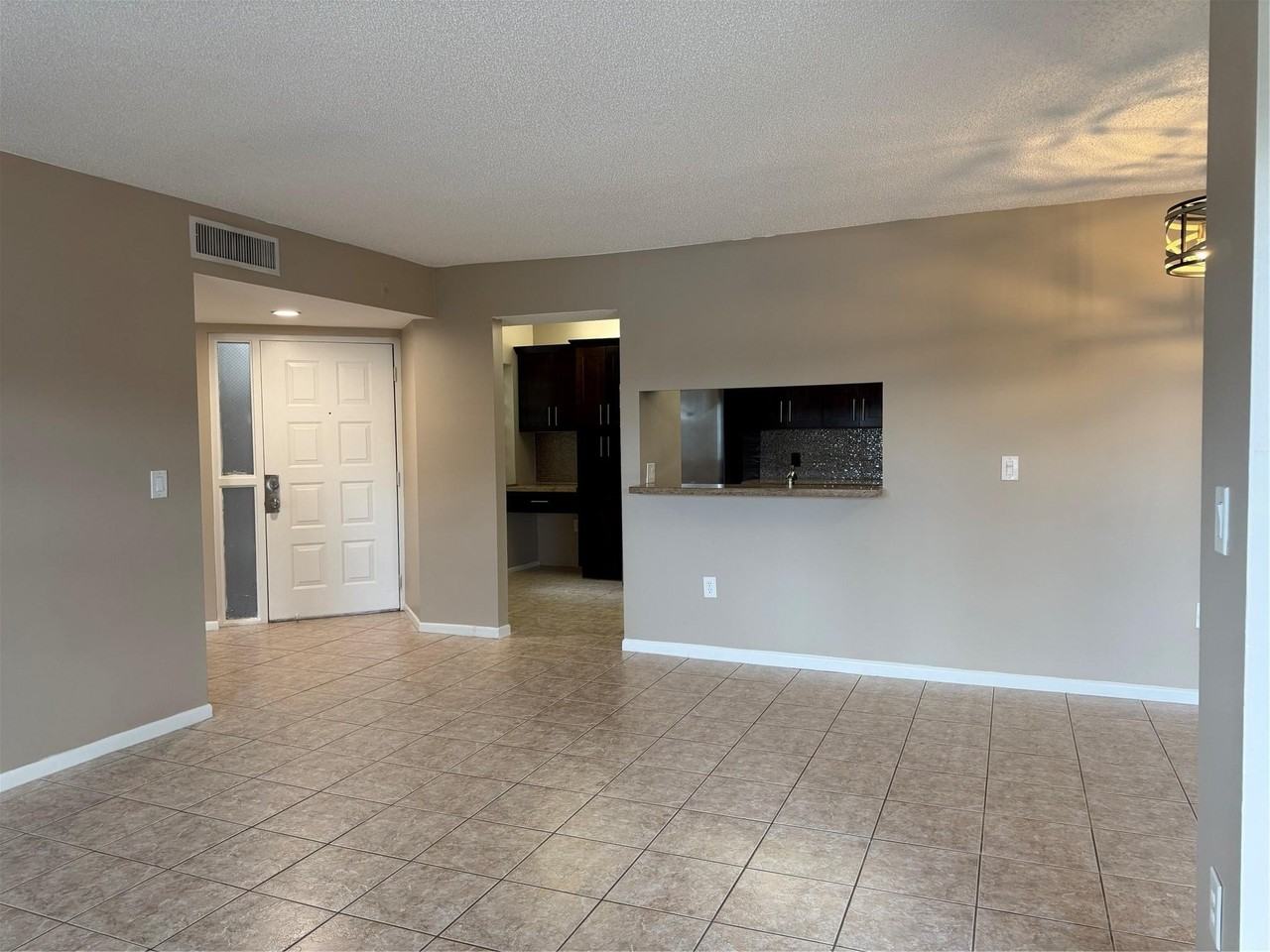 10790 Nw 14th St Apt 187 - Photo 4 of 21