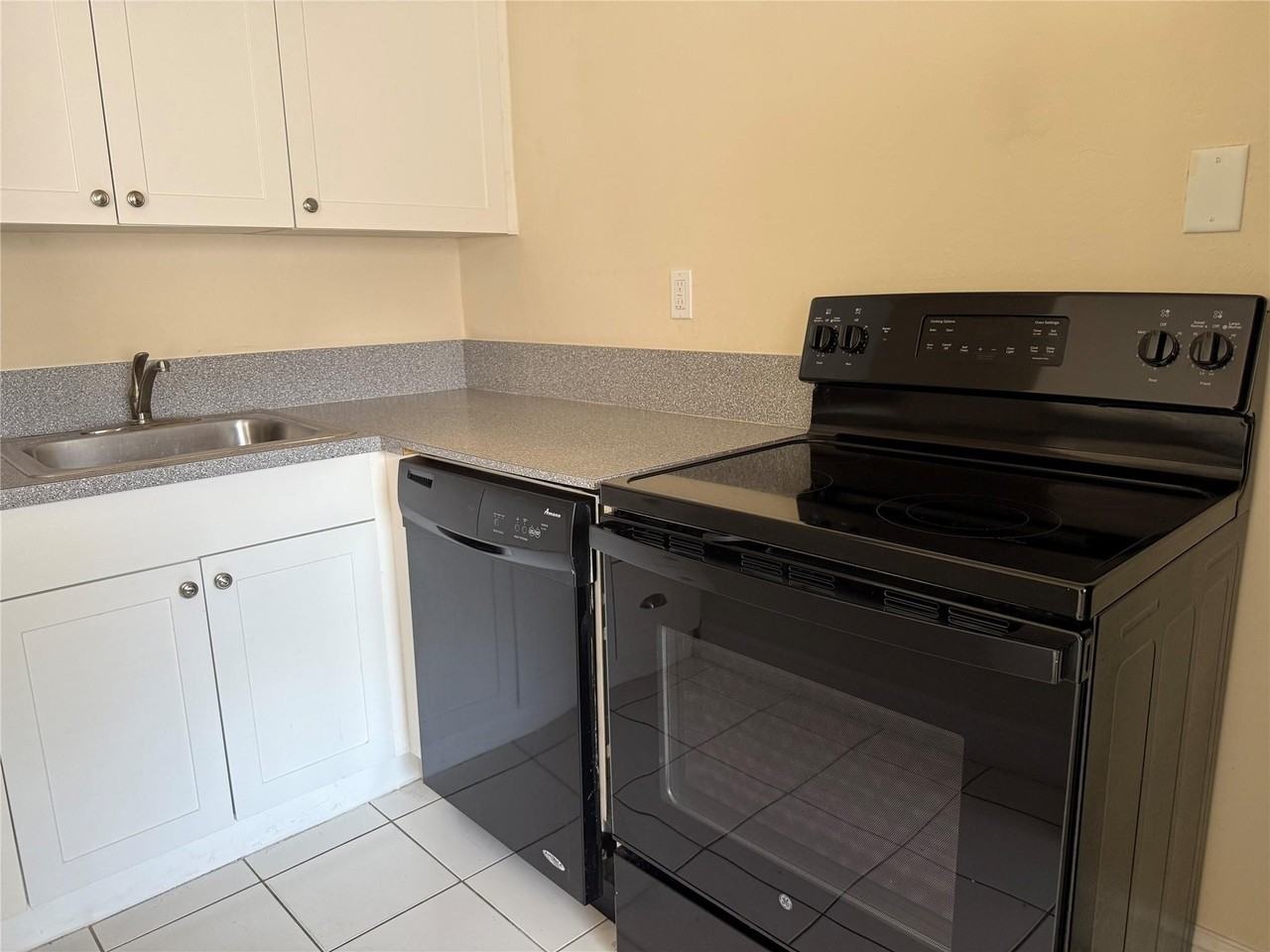 1219 Ne 14th Ave Apt 4 - Photo 5 of 16