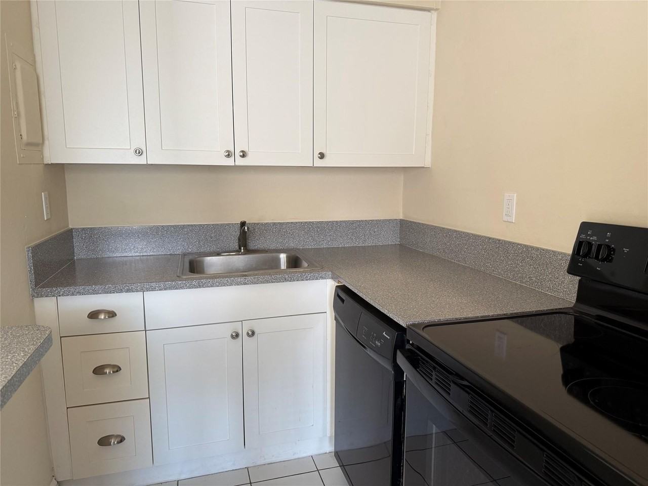 1219 Ne 14th Ave Apt 4 - Photo 6 of 16