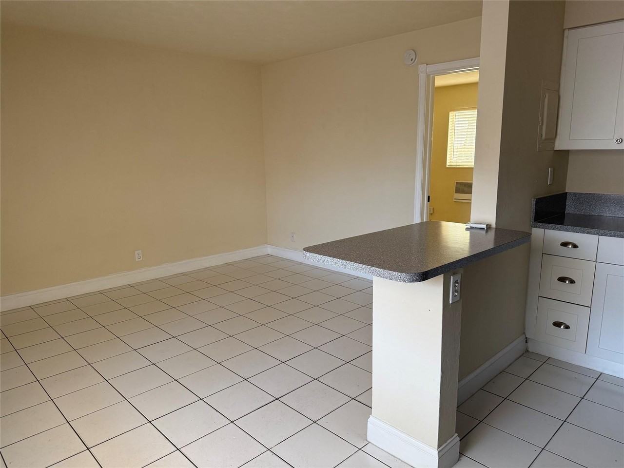 1219 Ne 14th Ave Apt 4 - Photo 7 of 16