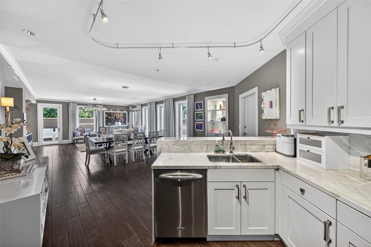 455 E Palmetto Park Rd Apt 2e - Photo 2 of 50