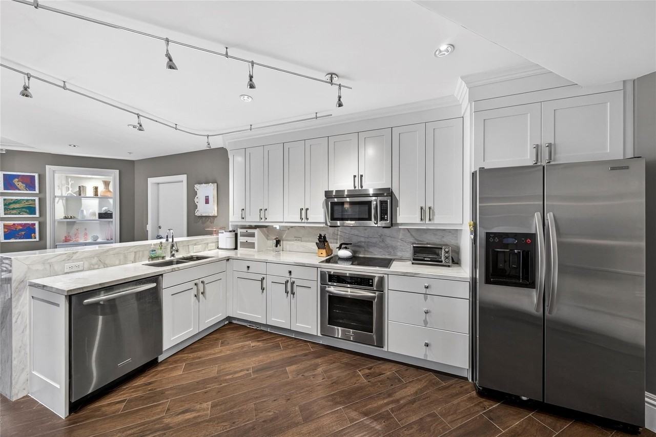 455 E Palmetto Park Rd Apt 2e - Photo 3 of 50