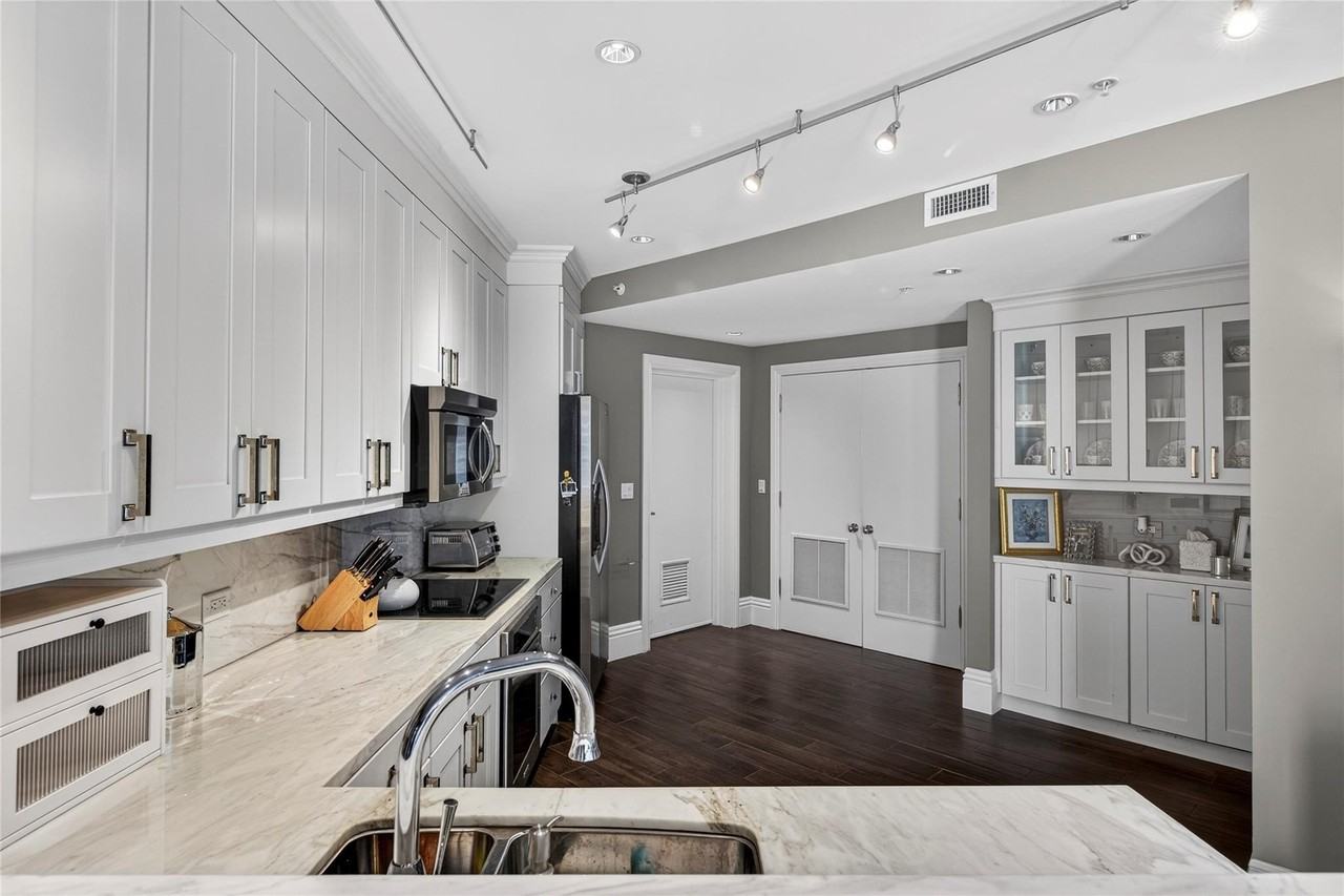 455 E Palmetto Park Rd Apt 2e - Photo 6 of 50