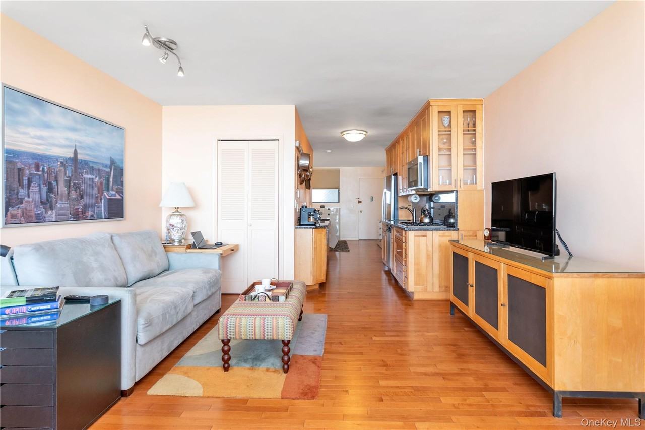 830 Shore Rd ##3i - Photo 3 of 23