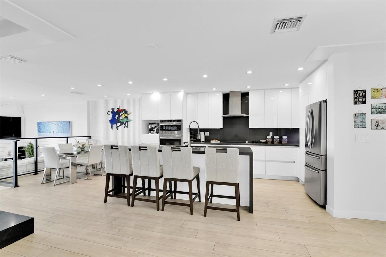 1035 Boca Cove Ln - Photo 4 of 50