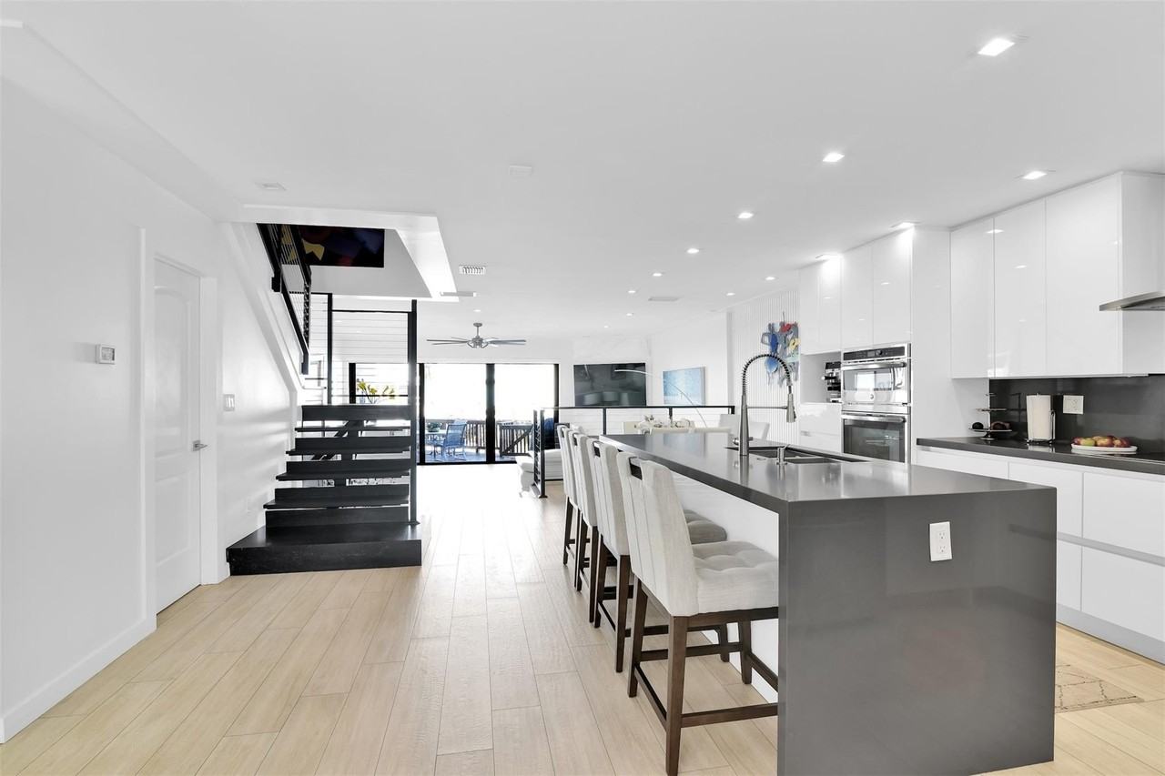 1035 Boca Cove Ln - Photo 5 of 50