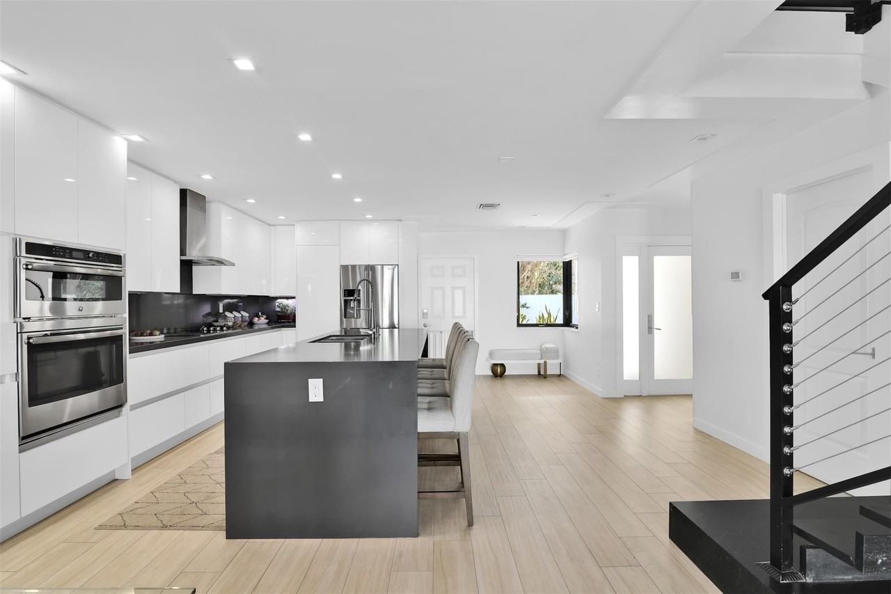 1035 Boca Cove Ln - Photo 6 of 50