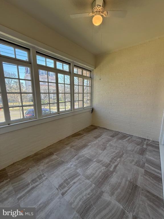 700 Prince Edward St - Photo 5 of 15