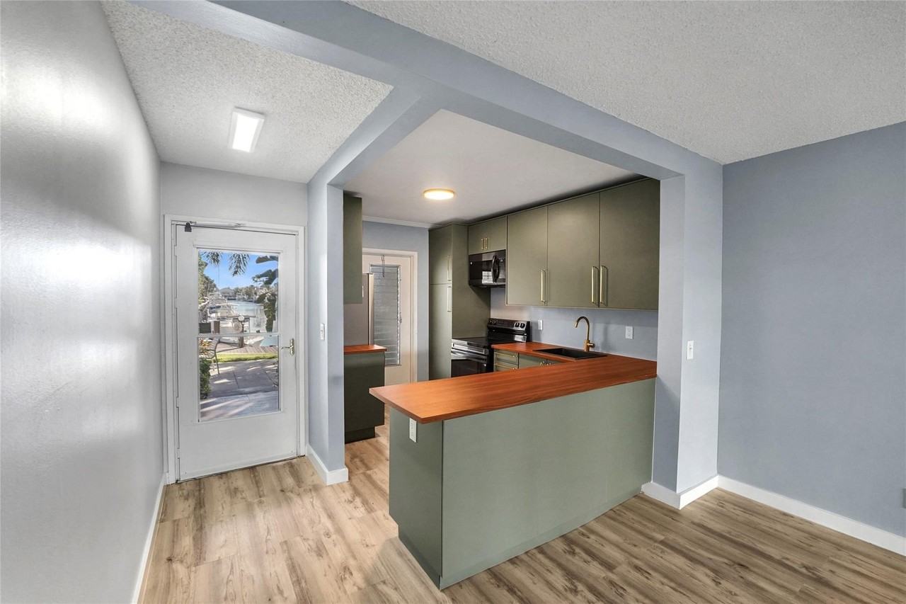 2800 Ne 14th Street Cswy #110 - Photo 4 of 32