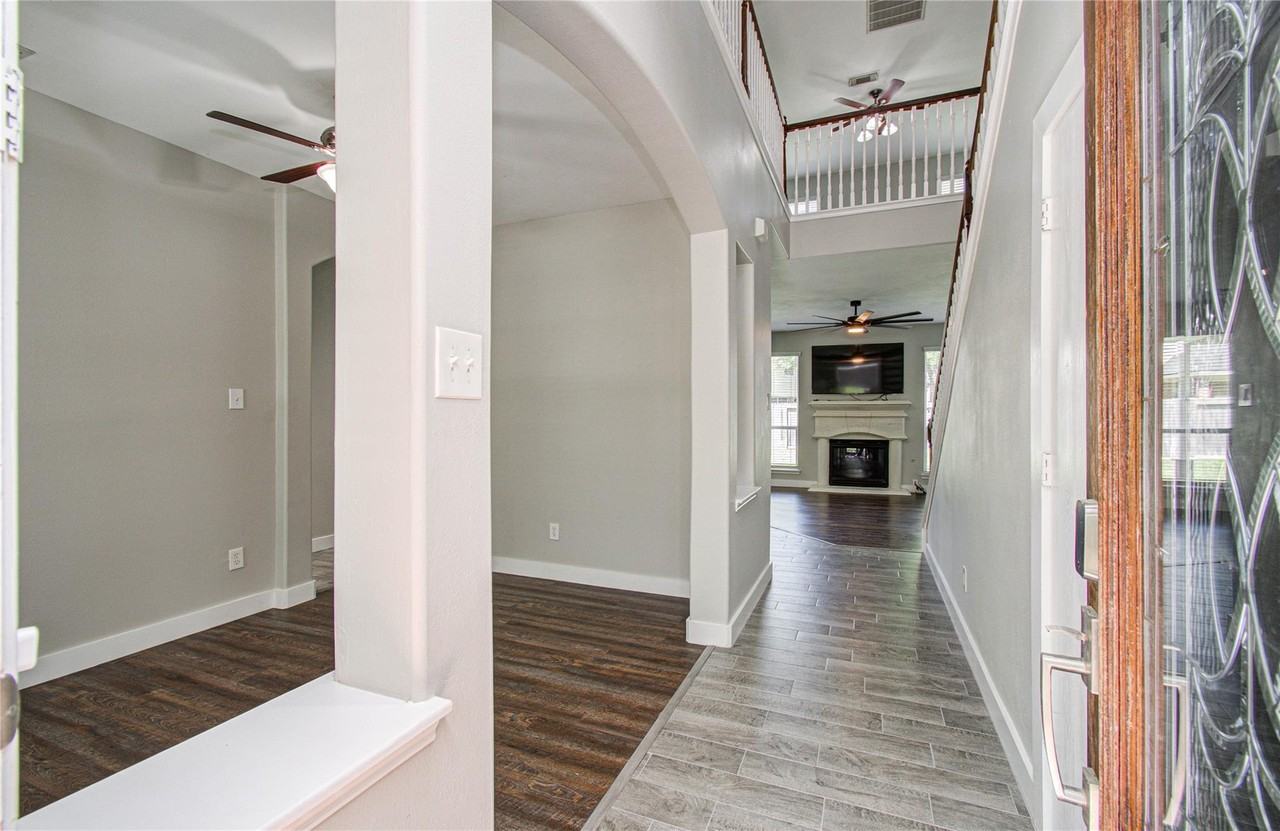 6814 Summer Bridge Ln - Photo 5 of 42