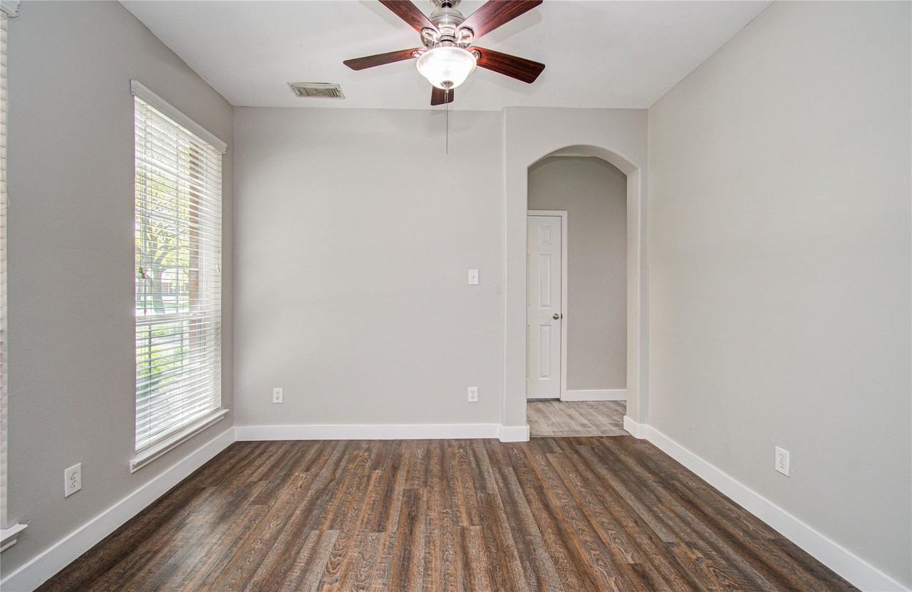 6814 Summer Bridge Ln - Photo 6 of 42