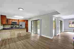 4872 Nw 95th Ave - Photo 1 of 1