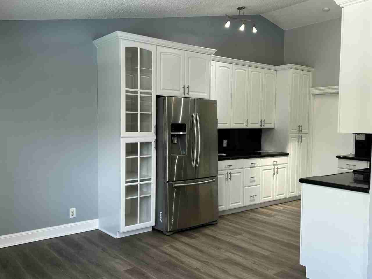 21023 Rustlewood Ave - Photo 4 of 50