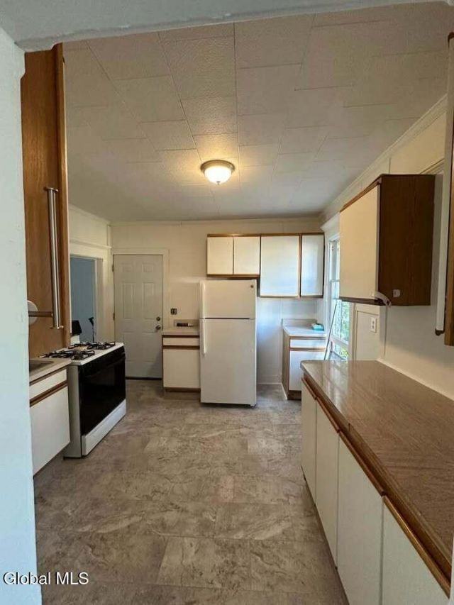 169 Kingsboro Ave - Photo 2 of 8