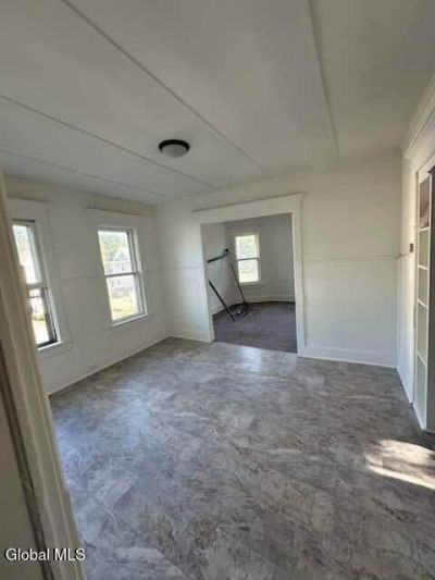 169 Kingsboro Ave - Photo 3 of 8