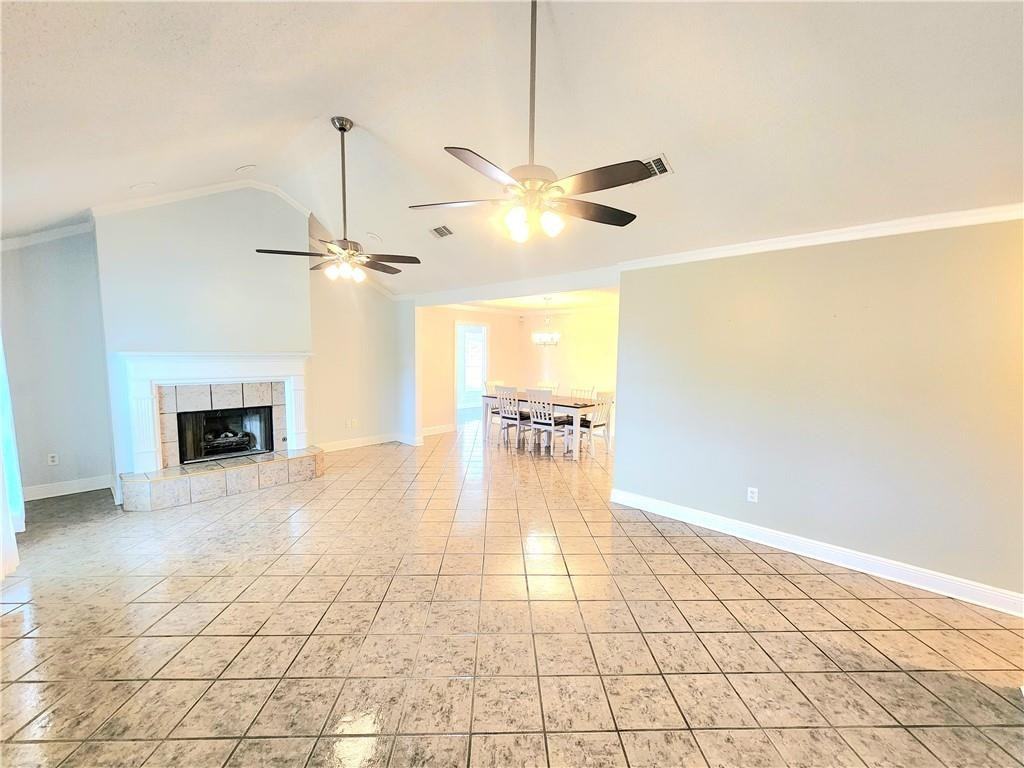 1301 Avenue F - Photo 5 of 27