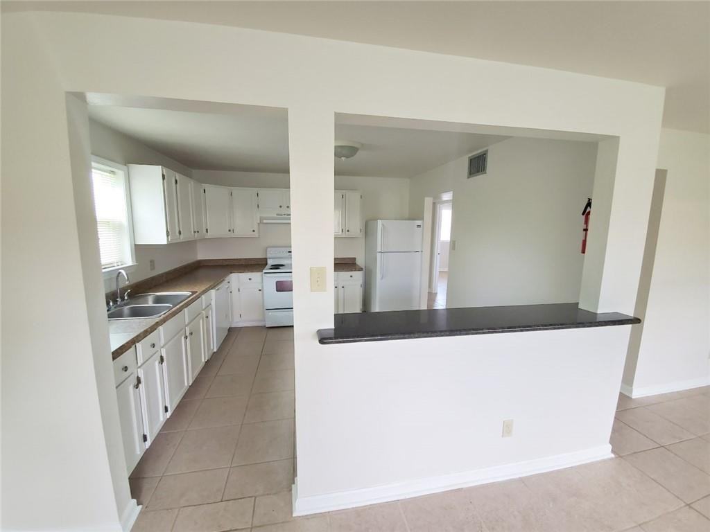114 Zeta St ##A - Photo 4 of 11
