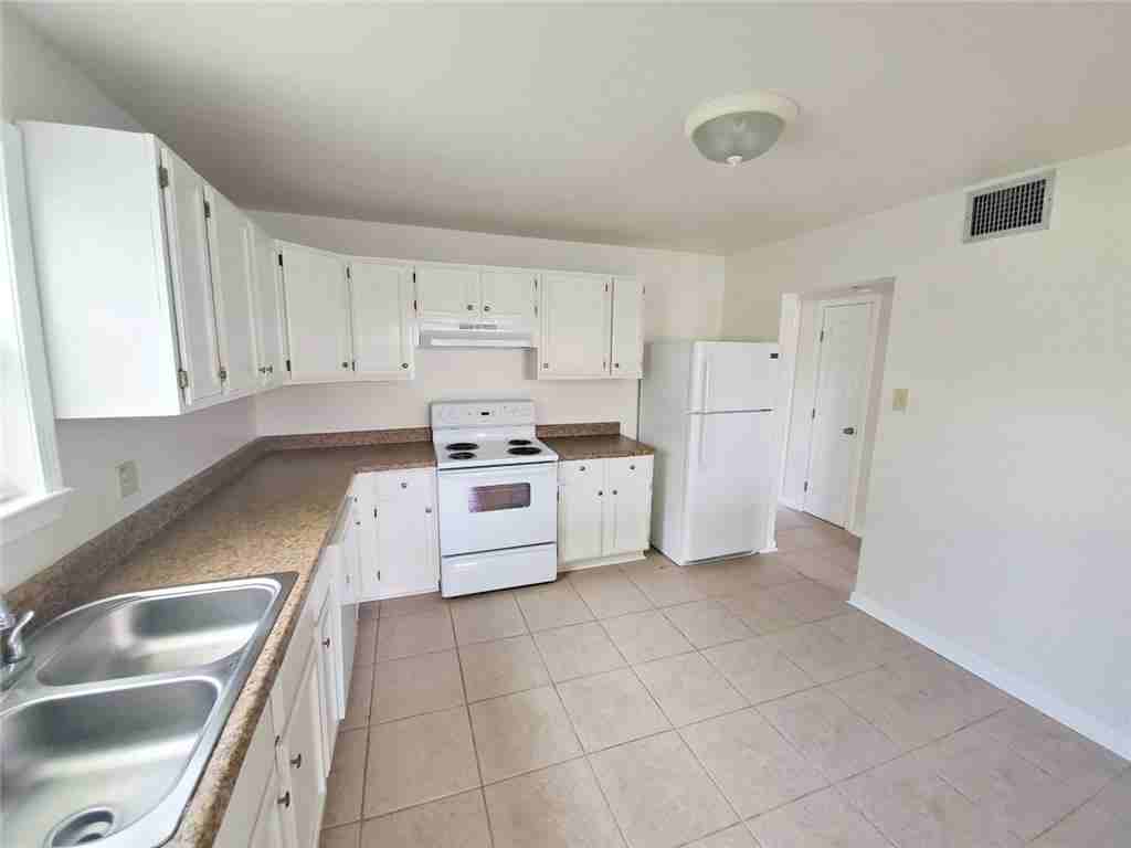 114 Zeta St ##A - Photo 5 of 11