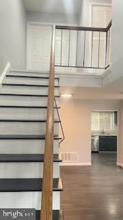 150 Chelsea Cir - Photo 2 of 24