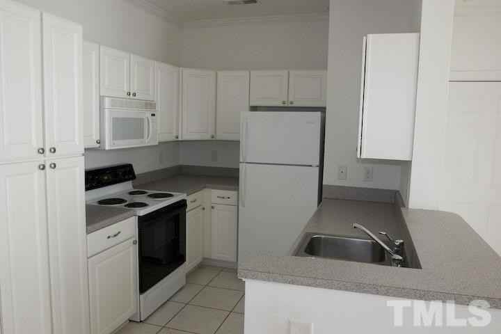 701 Copperline Dr - Photo 4 of 11