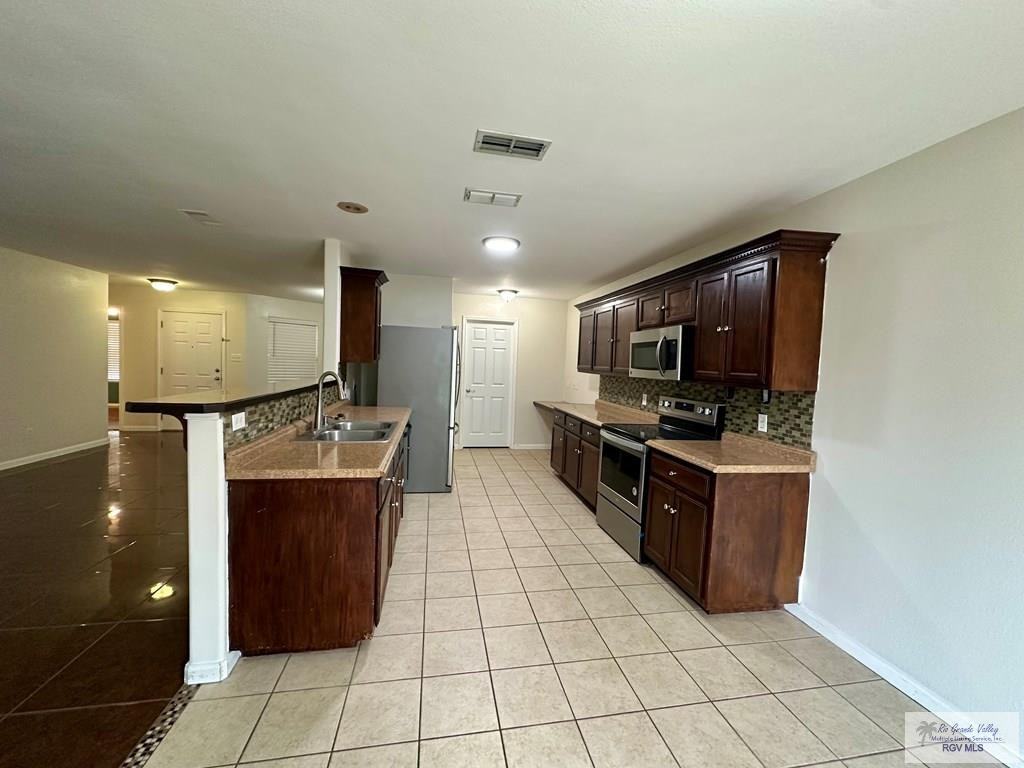 2809 Regency - Photo 5 of 21