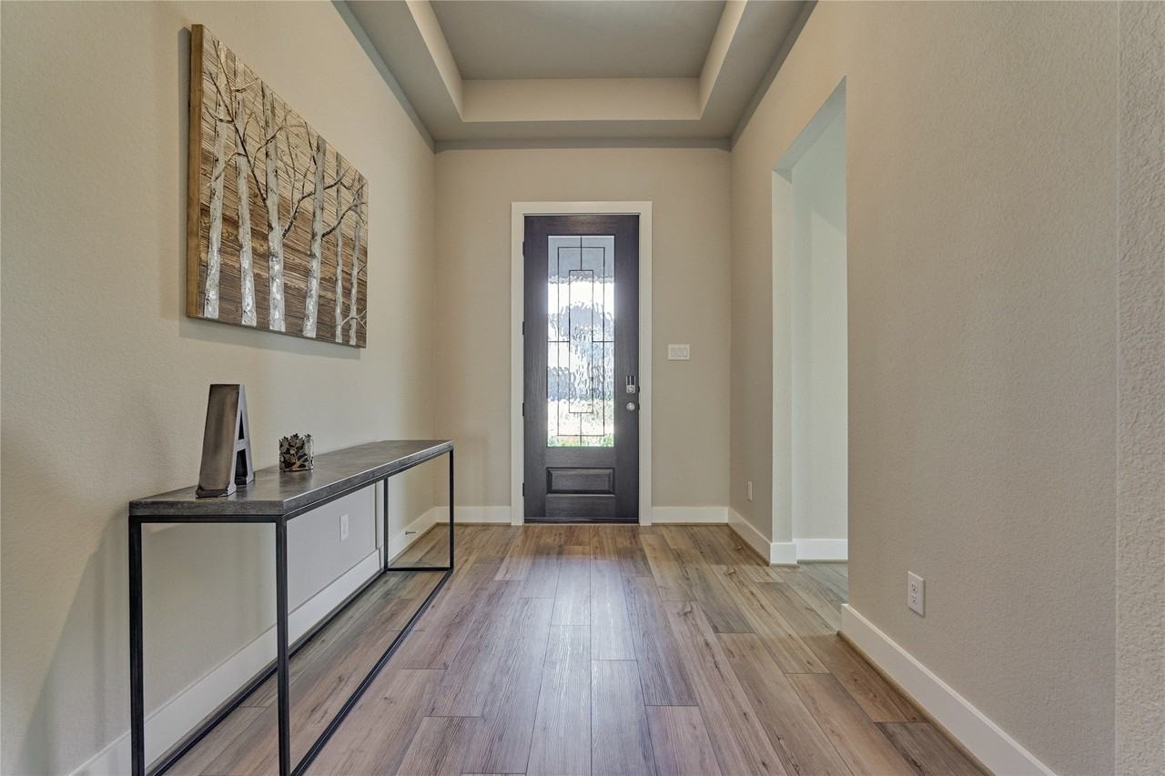 1716 Encino Blvd - Photo 7 of 50