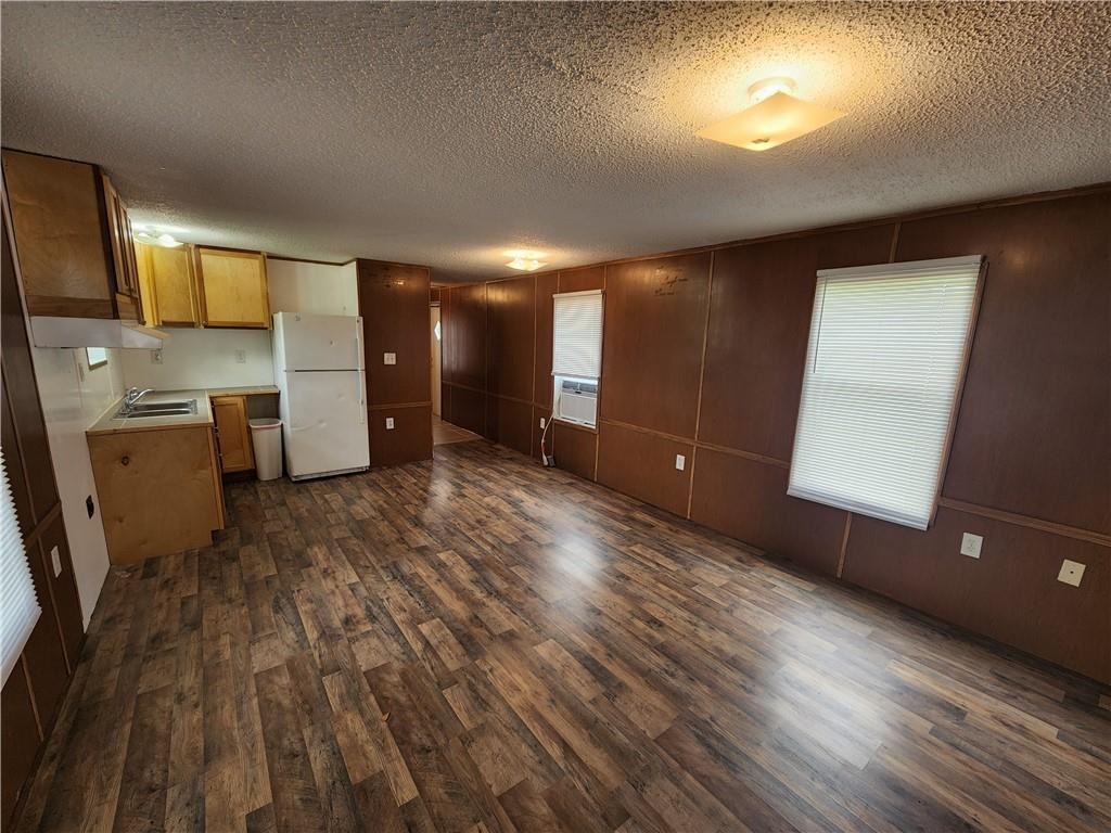 176 Penny Dee Dr - Photo 2 of 17