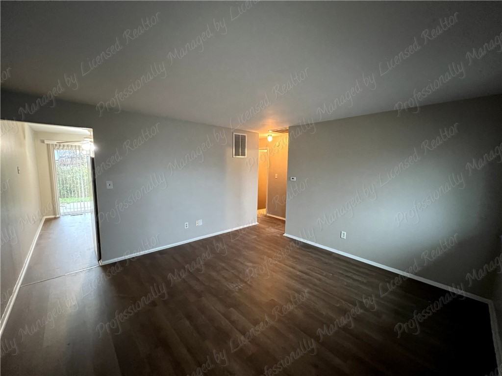 5454 Broomall St - Photo 3 of 16