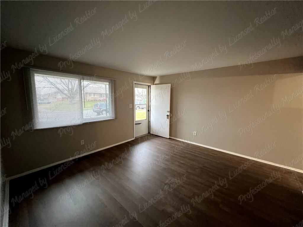 5454 Broomall St - Photo 5 of 16