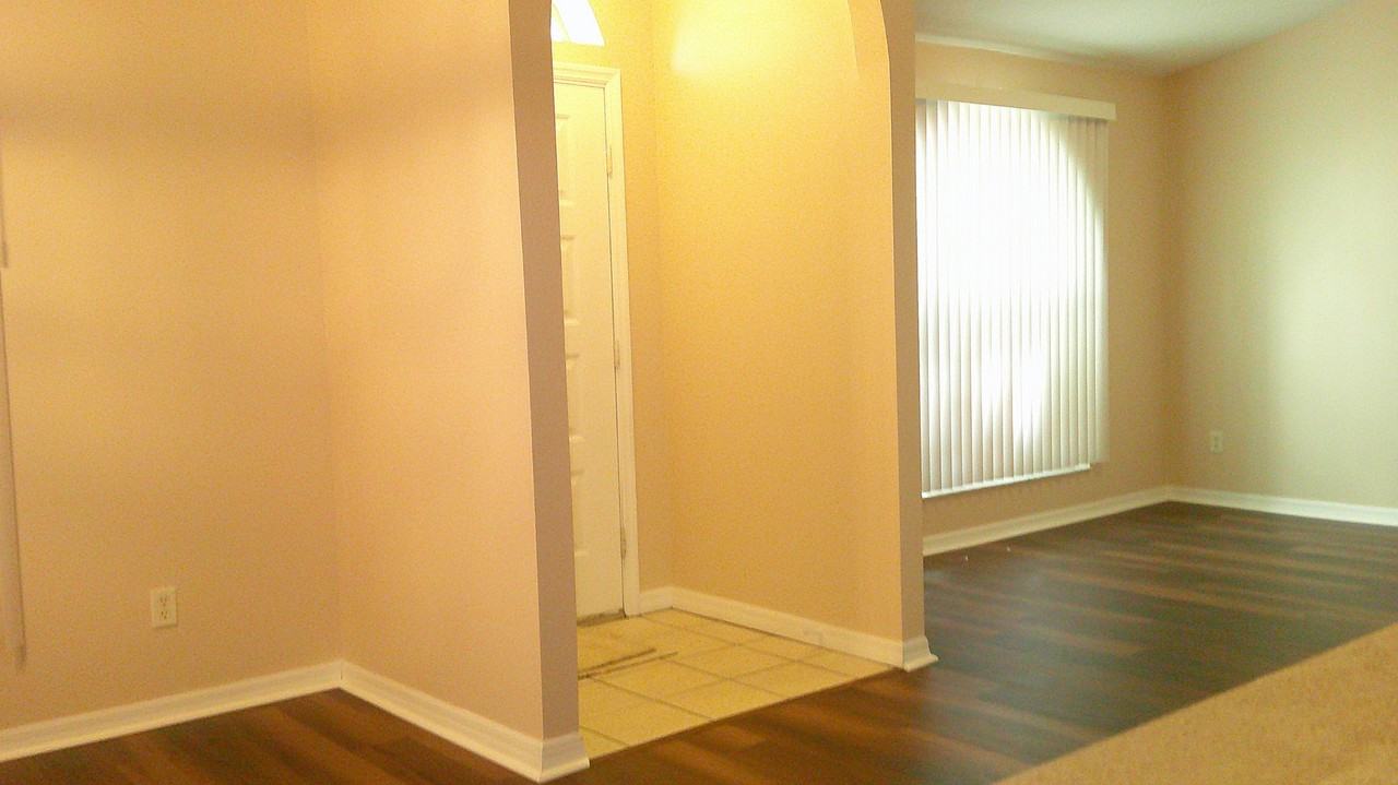 9724 Mary Robin Dr - Photo 4 of 32