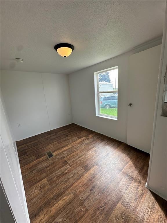 187 Wildwood Dr - Photo 3 of 9