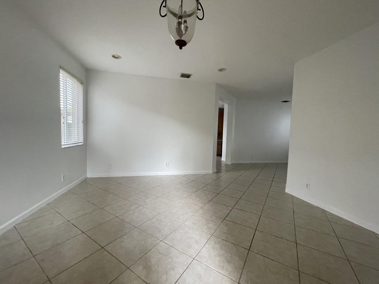 584 Conservation Dr - Photo 5 of 26