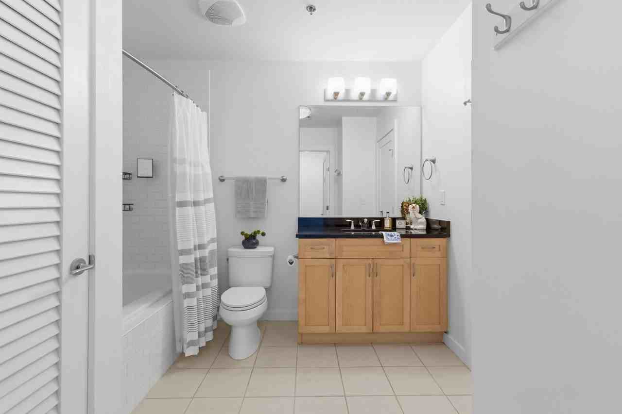 900 20th Ave S - Photo 4 of 23