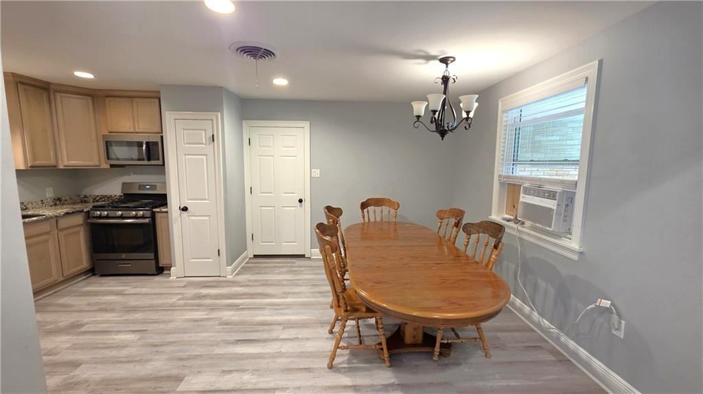 134 Hunt St - Photo 4 of 17