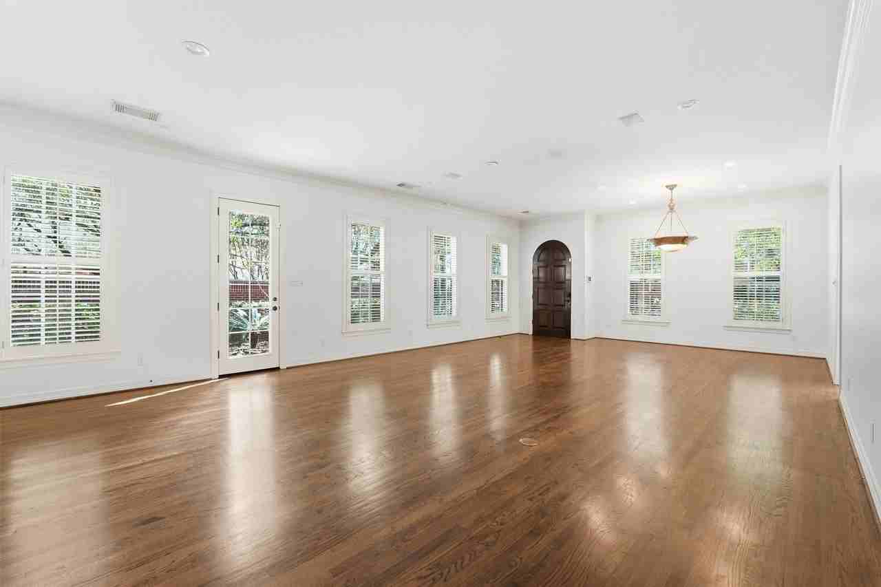 3210 Maroneal St - Photo 5 of 28