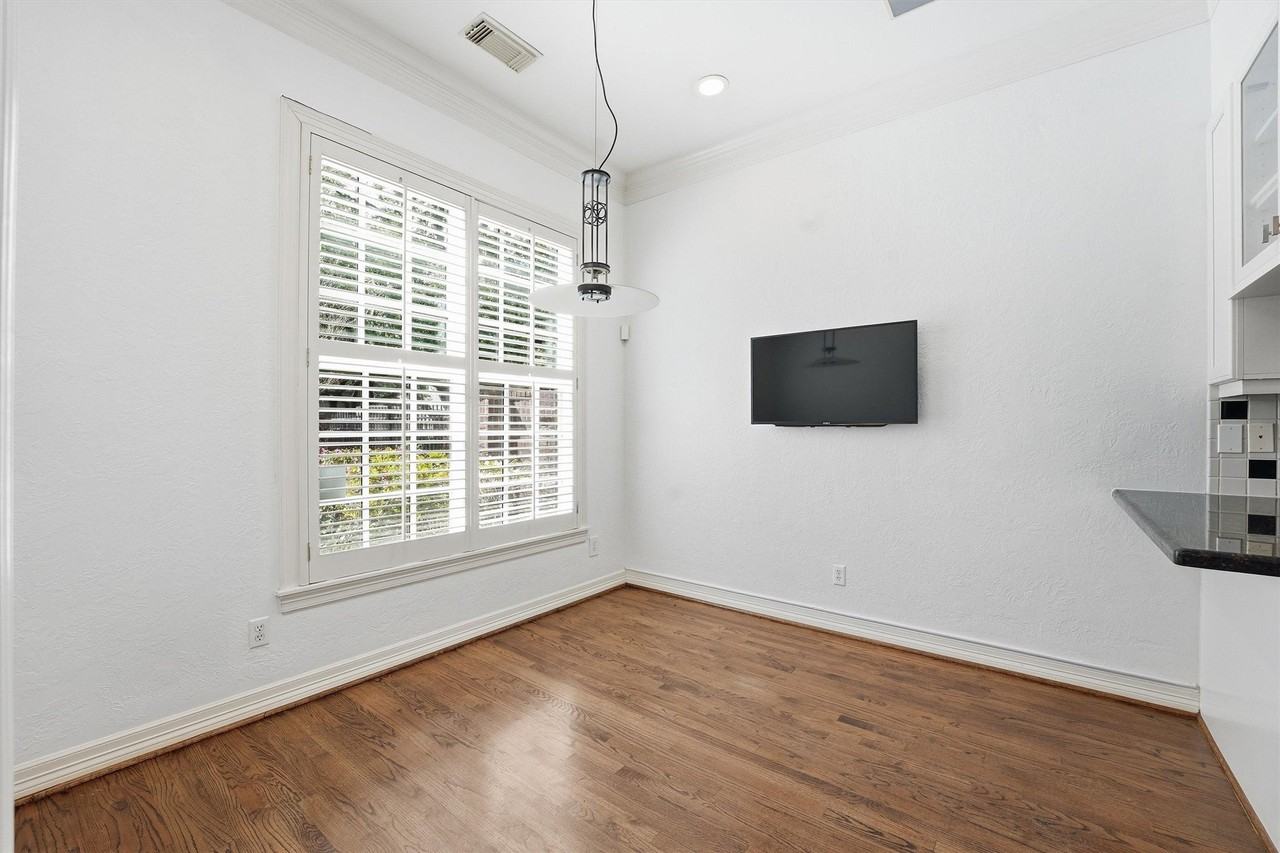 3210 Maroneal St - Photo 7 of 28