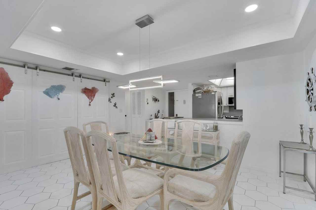 1618 Twelve Oaks Way #103 - Photo 6 of 30