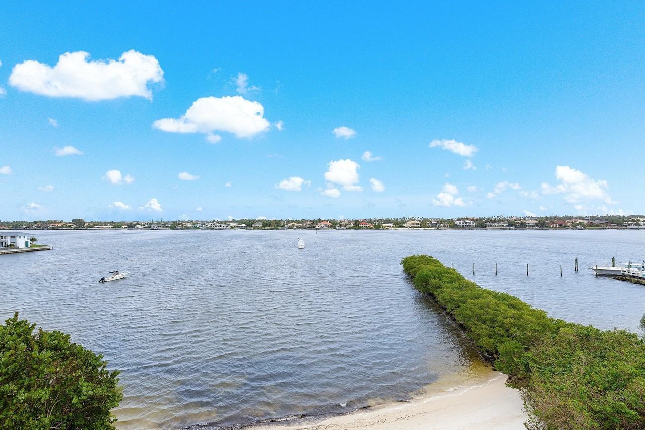 900 Scotia Dr Apt 102 - Photo 3 of 48